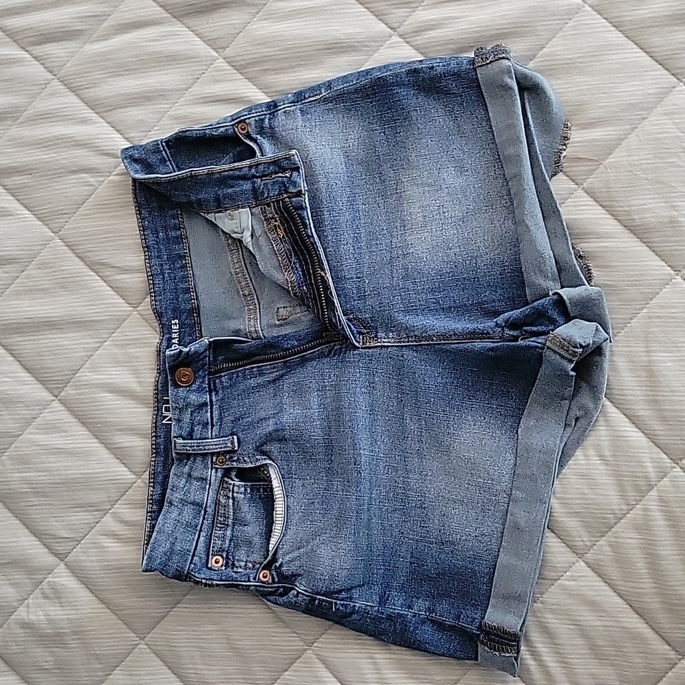 No Boundaries Jean shorts